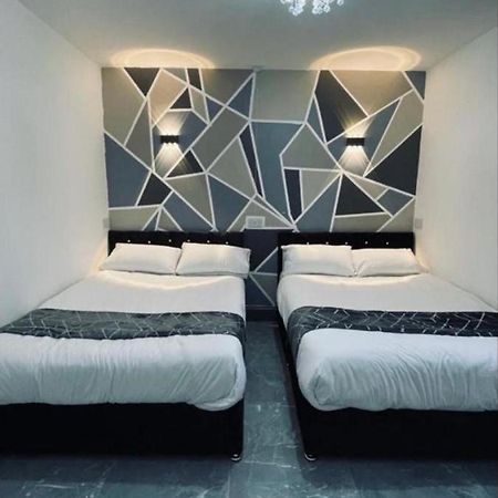 Entire 5 Star Luxury Whalley House Wifi Tv Luxury بيرنلي المظهر الخارجي الصورة