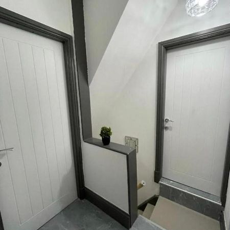 Entire 5 Star Luxury Whalley House Wifi Tv Luxury بيرنلي المظهر الخارجي الصورة