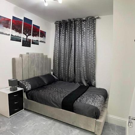 Entire 5 Star Luxury Whalley House Wifi Tv Luxury بيرنلي المظهر الخارجي الصورة