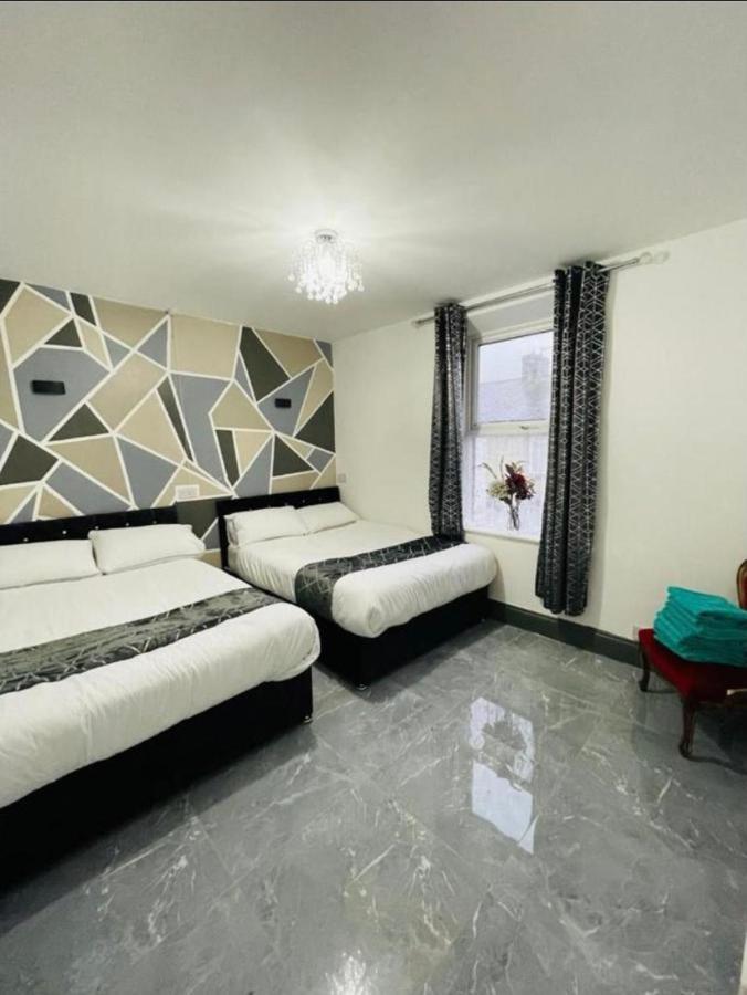 Entire 5 Star Luxury Whalley House Wifi Tv Luxury بيرنلي المظهر الخارجي الصورة