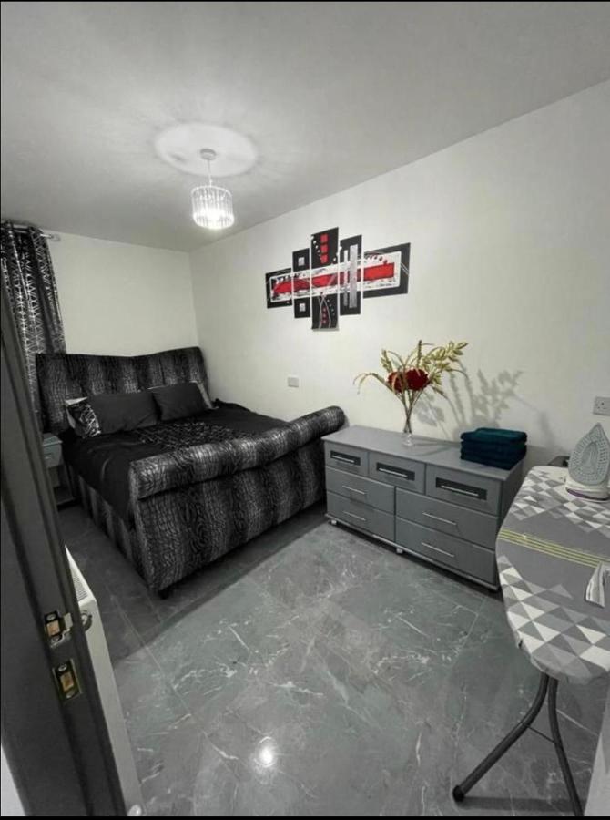 Entire 5 Star Luxury Whalley House Wifi Tv Luxury بيرنلي المظهر الخارجي الصورة