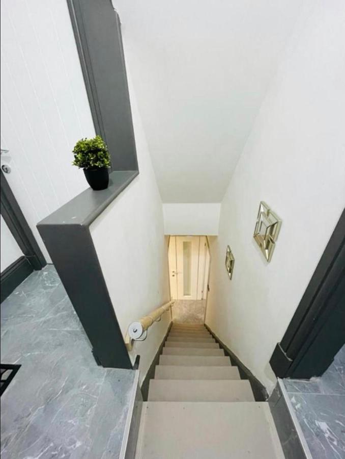 Entire 5 Star Luxury Whalley House Wifi Tv Luxury بيرنلي المظهر الخارجي الصورة