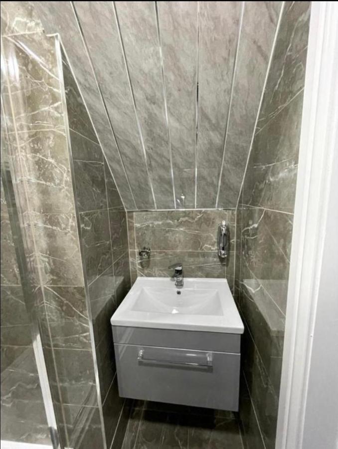 Entire 5 Star Luxury Whalley House Wifi Tv Luxury بيرنلي المظهر الخارجي الصورة