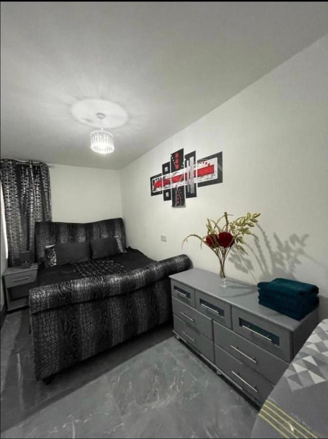 Entire 5 Star Luxury Whalley House Wifi Tv Luxury بيرنلي المظهر الخارجي الصورة