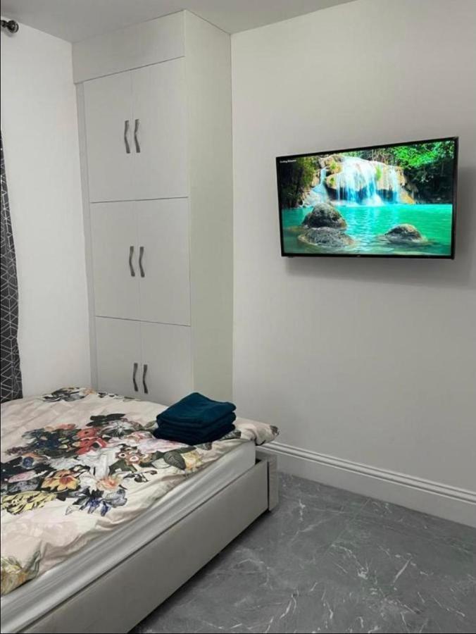 Entire 5 Star Luxury Whalley House Wifi Tv Luxury بيرنلي المظهر الخارجي الصورة