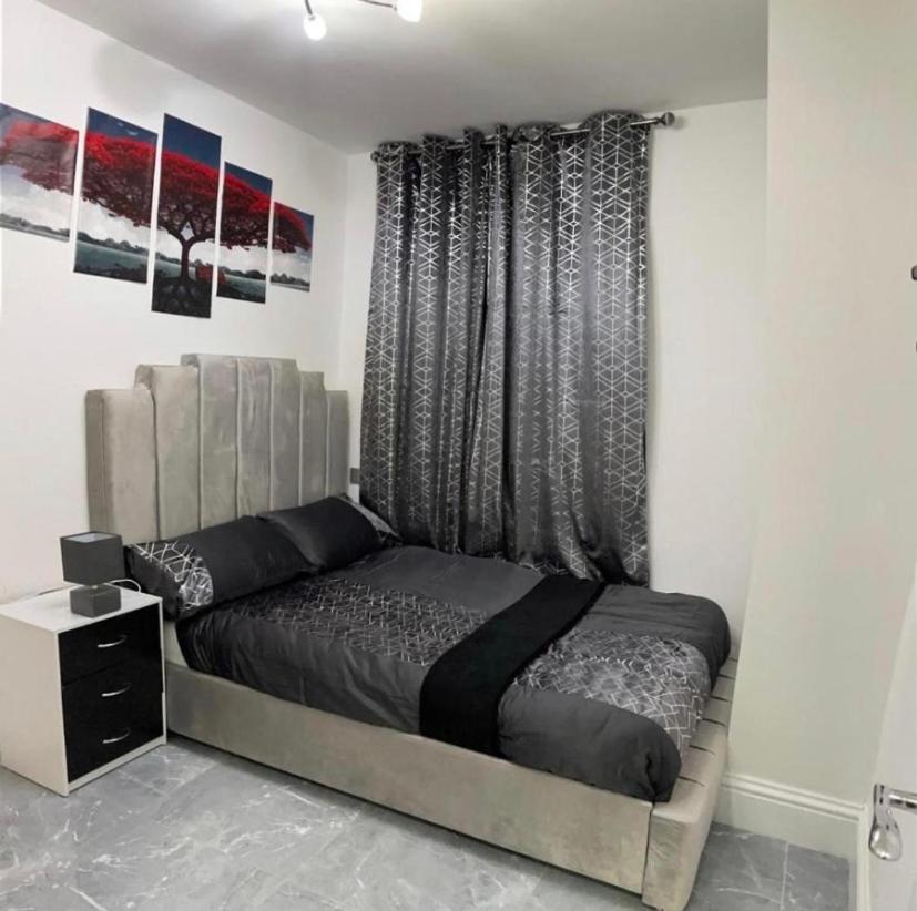 Entire 5 Star Luxury Whalley House Wifi Tv Luxury بيرنلي المظهر الخارجي الصورة